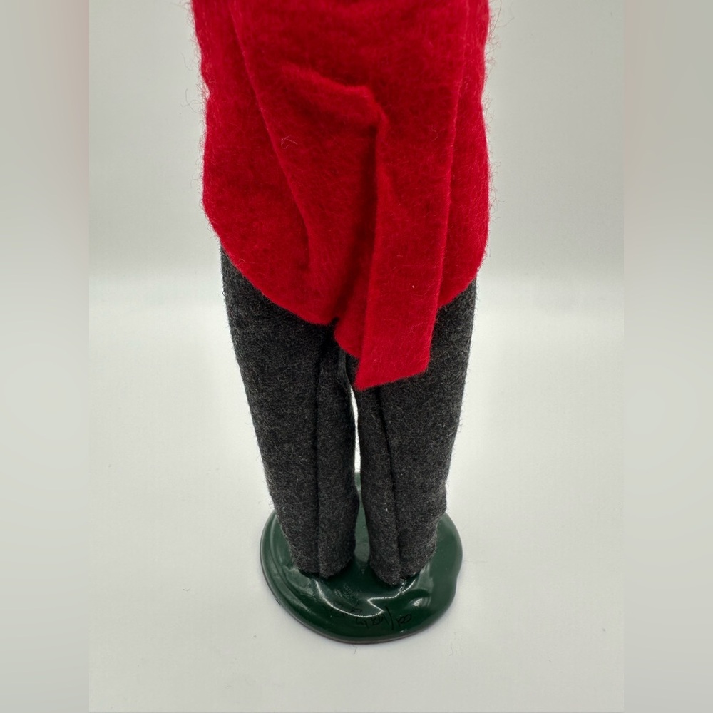 Byers Choice Christmas Caroler Man Holding Bell 1991 RARE/ VINTAGE Collectibles - Picture 6 of 7